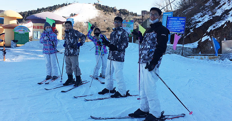 雪地上撒點兒野